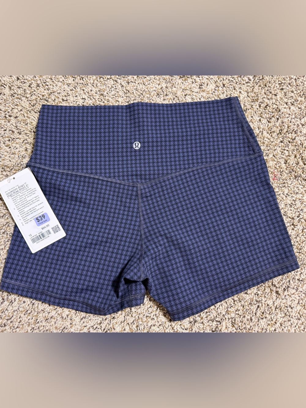 lululemon athletica High-Rise Houndstooth Bike Shorts — Navy/Black 4” - Size 12 - Picture 4 of 4